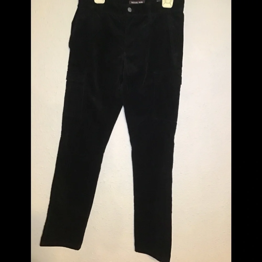 Michael kors black modern fit corduroy cargo stretchy pants size 30